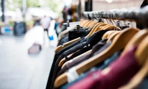 Read more about the article How to Choose the Perfect Formal Shirt for a Triangle Body Shape